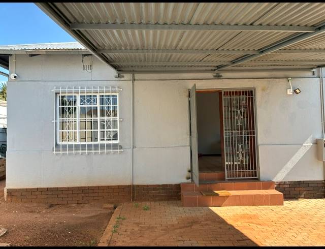 3 BEDROOM FREEHOLD FOR SALE IN EDENDALE